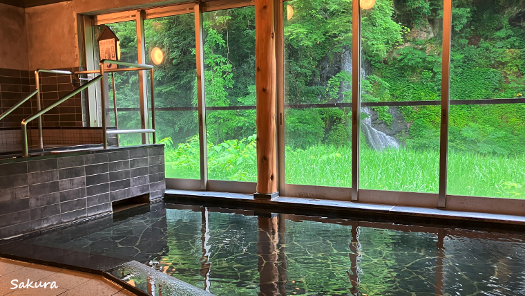 鉛温泉藤三旅館白糸の湯