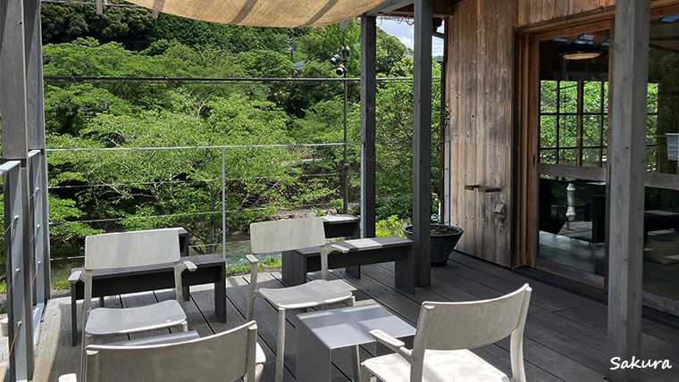 長門湯本温泉　カフェ　cafe and shop tre　テラス席