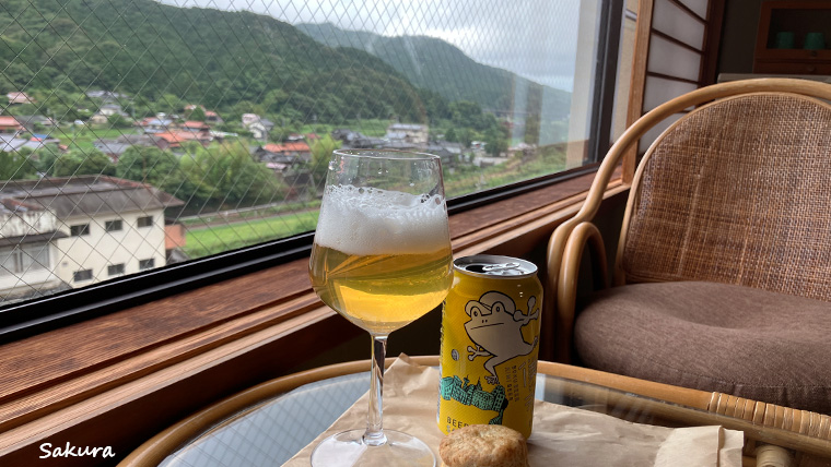 長門湯本温泉「山村別館」部屋で景色を見ながらひとり楽しむ一杯