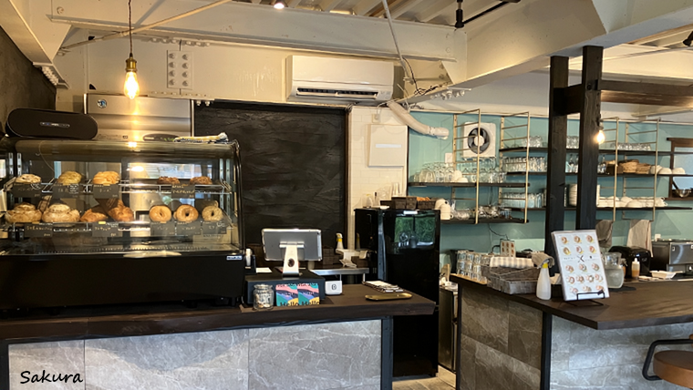 山口　俵山温泉　カフェ RETIME ROOM 店内